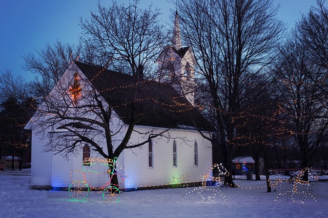 kostel o vánocích